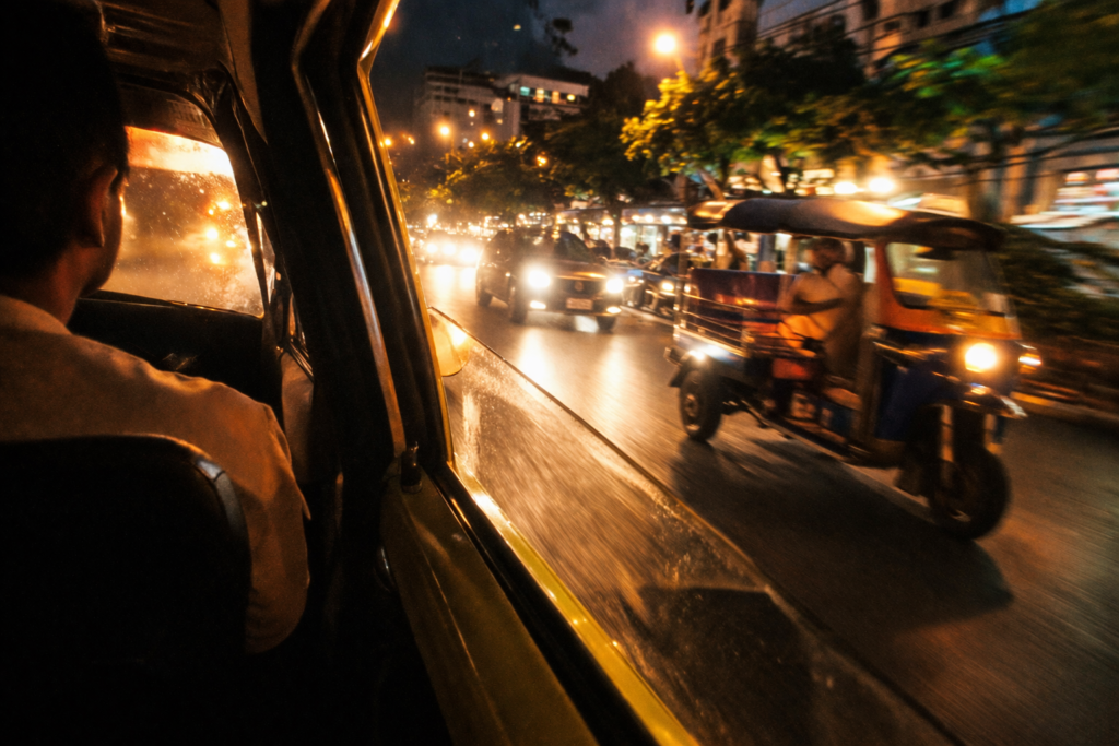 1990年代のバンコク。夜の渋滞。交渉制のタクシーでドンムアン空港から市内へ向かう
